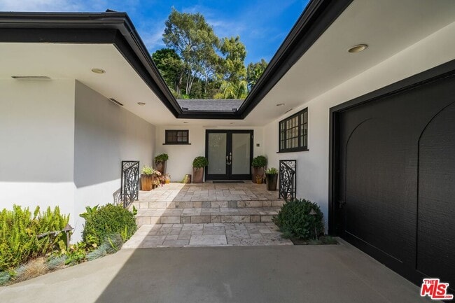 Photo - 9023 Alto Cedro Dr