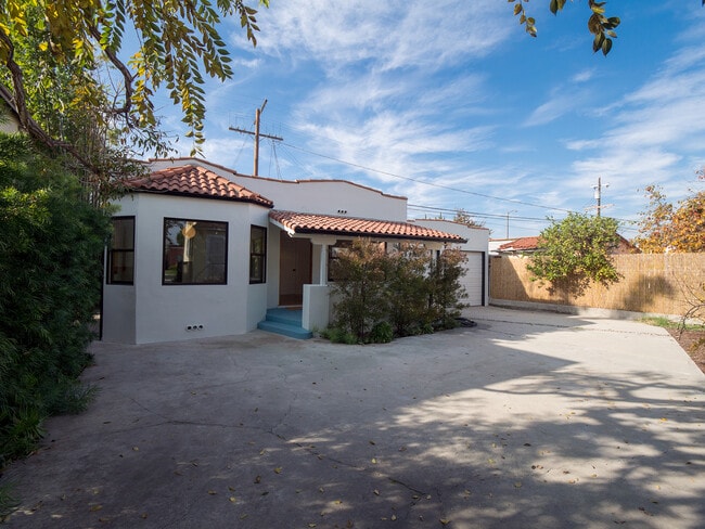 Building Photo - 2907 1/2 12th Ave Rental