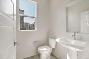 Photo - 683 W 17th St