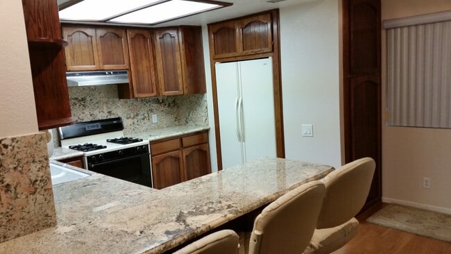 Full Upgraded Kitchen - 5225 Paseo Panorama Unit APT