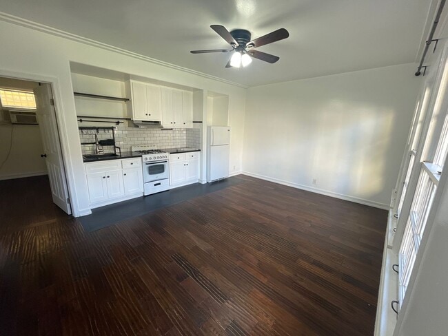 Photo - BEAUTIFUL KTOWN 1BR JUST BECOMING AVAILABLE!! Unit 19-112