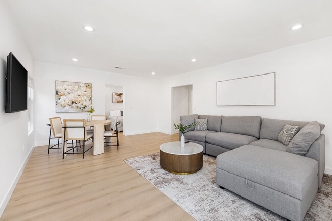 Building Photo - 1342 S Ogden Dr Unit #1344 1/2