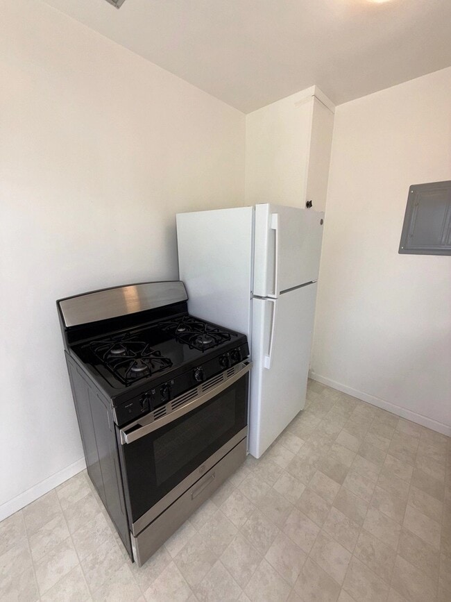 Photo - 1263 Hayworth Ave Unit 15