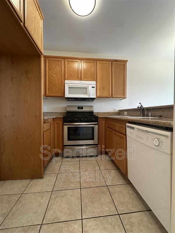 Photo - 5716 Whitsett Ave