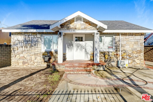 Building Photo - 845 N Hagar St