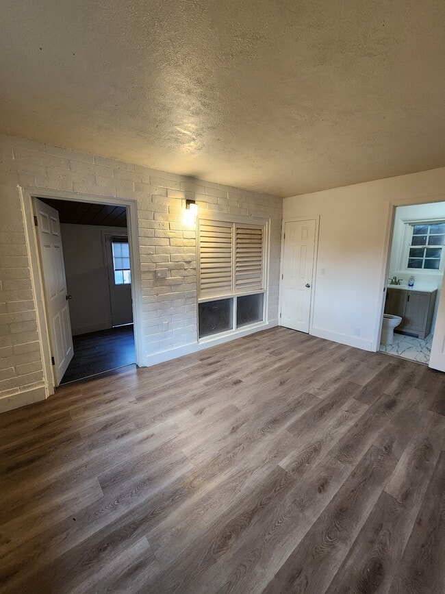 Photo - 155 E 15th Ave