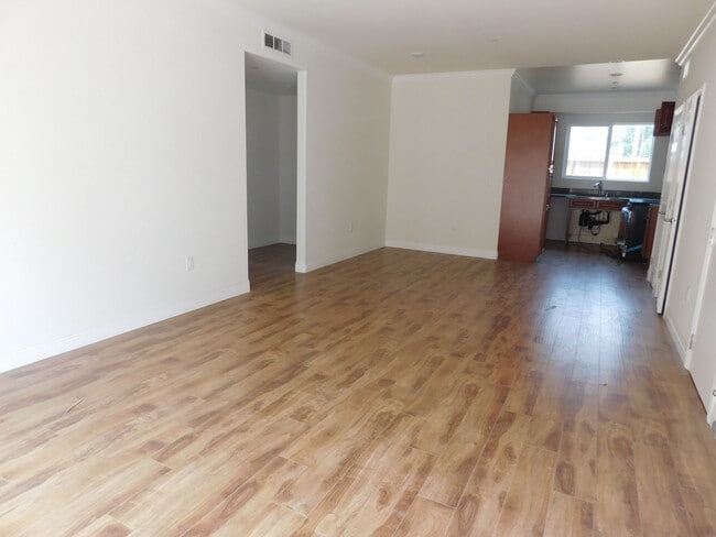 Photo - Tujunga Canyon, 10211-10215 Unit 10215 #108