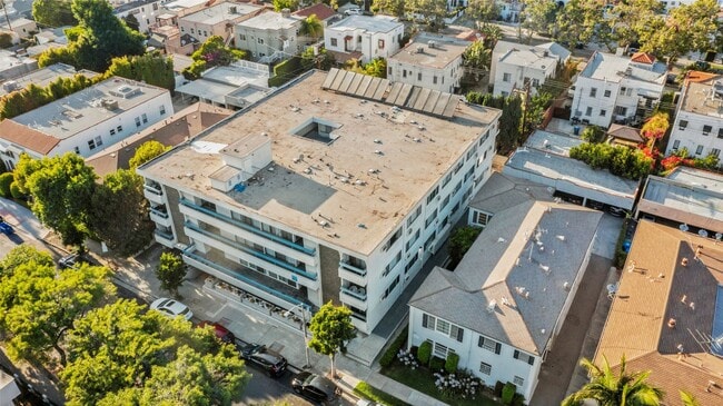 Photo - Wilshire Regency Apts.