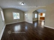 Photo - 2627 S Dunsmuir Ave