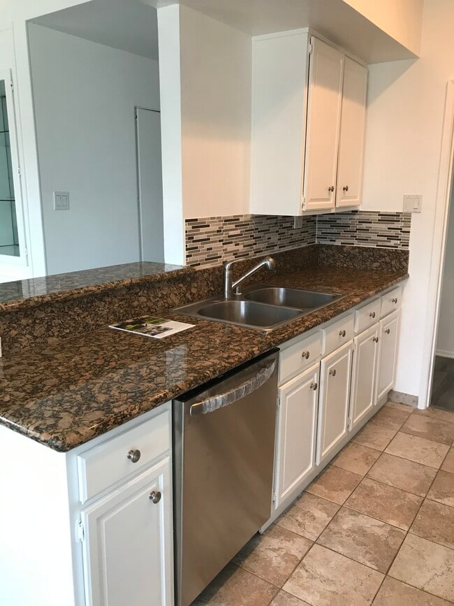 Photo - 14607 Erwin St Unit 14607 ERWIN ST