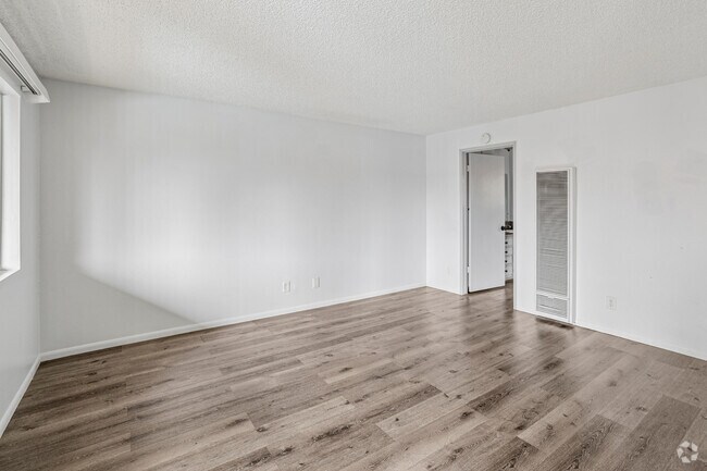 1BR, 1BA - 500SF - Living Room - 3500 Cedar Avenue