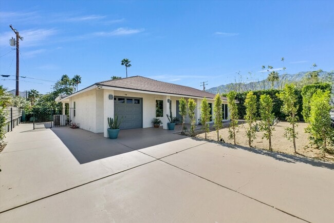 Building Photo - 3967 E Sunny Dunes Rd