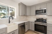 Photo - Beautiful 2 Bedroom Back House