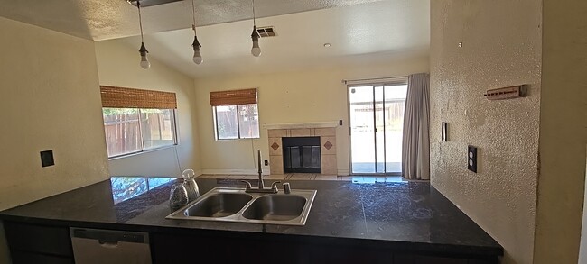 Photo - 2341 Langhorn St