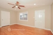 Photo - 1018 W G St