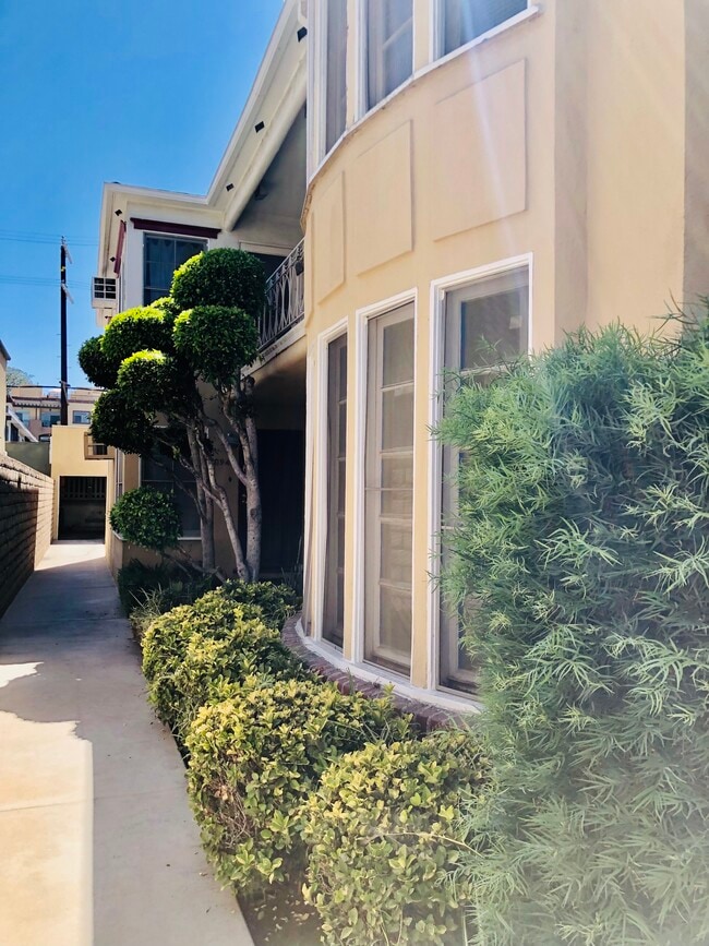 Photo - 10942 Moorpark St Unit 1