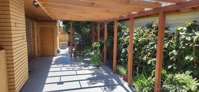 Building Photo - 1631 Cypress Ave. Rental