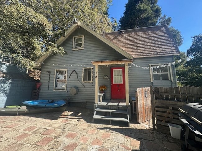 Photo - 482 Zuger Ct