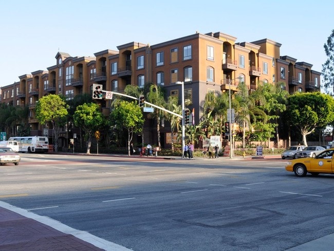 Photo - City Lights on Fig Apartments