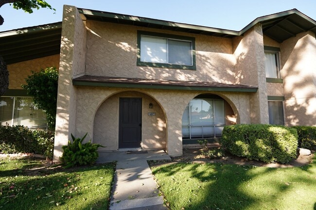 Building Photo - Spacious 3-Bedroom Home with 2-Car Garage in Riverside!