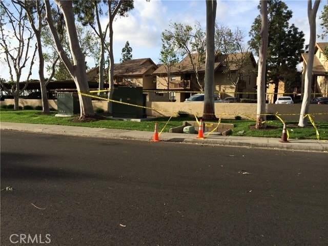 Building Photo - 2203 Apricot Dr