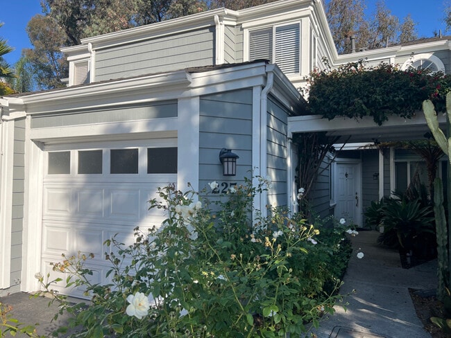 Building Photo - 227 Santa Rosa Ct