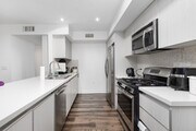 4BD, 3BA - 1,309SF - Kitchen - 1539 Beloit Ave Apartments