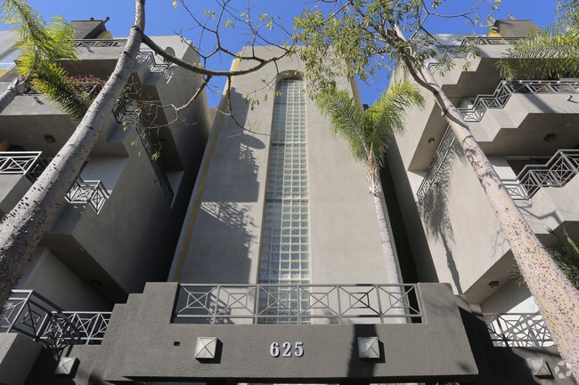 Photo - Hauser Apartments