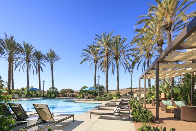 Photo - Las Flores Apartment Homes