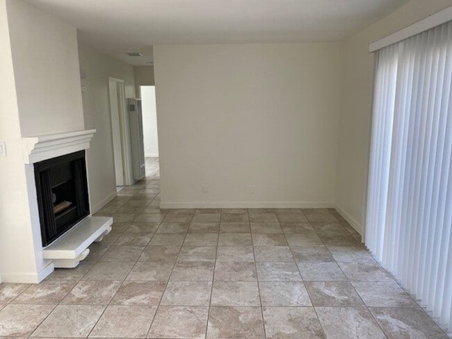 Photo - major8112 Unit D