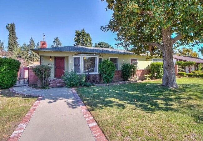 Front of Property - 1564 Alameda St House