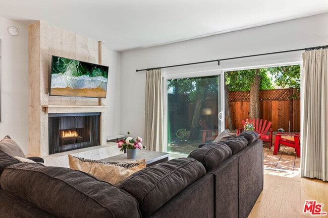 Photo - 10600 Holman Ave Unit 11
