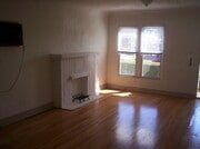 Large Great room - 4354 Coolidge Ave