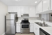 1BR, 1BA - 650SF - Kitchen - Chateau Spring Hill Apartments