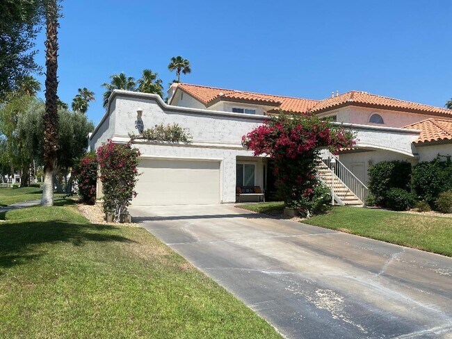 Photo - 678 Vista Lago Cir N