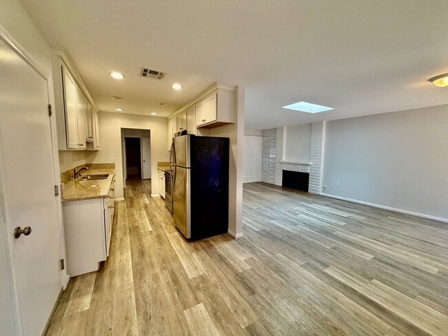 Building Photo - 4618 Collwood Ln