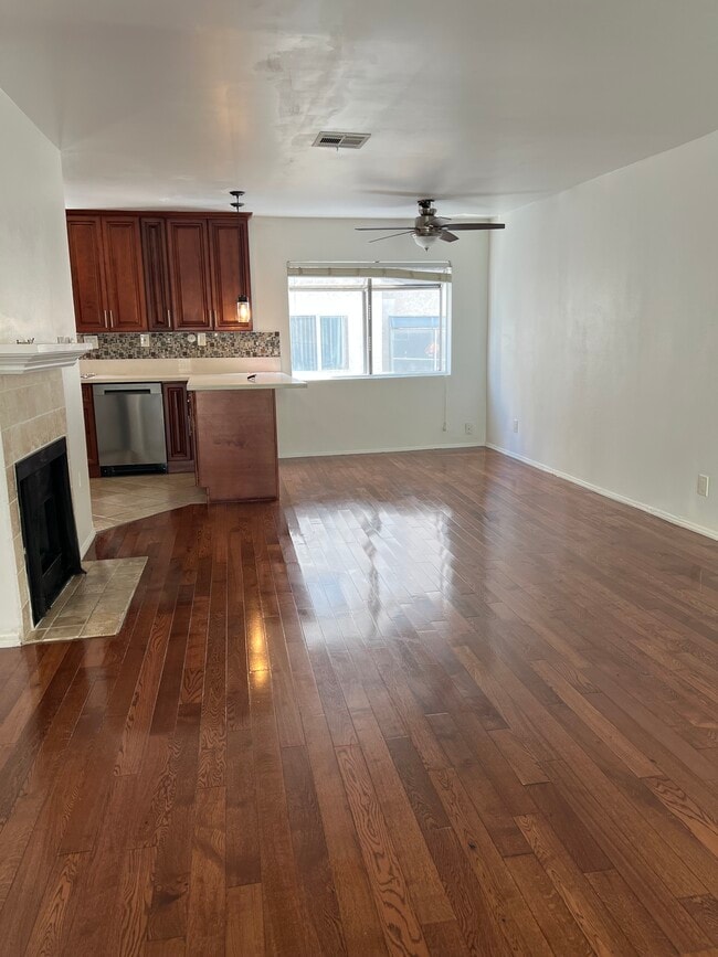 Building Photo - Laveta Terrace