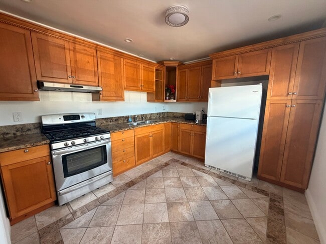 Photo - Bright and charming 2 Bedroom / 1 Bathroom home with tons of natural light and plenty of outdoor ...