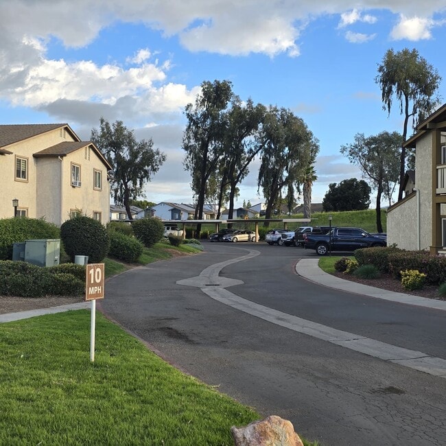 Photo - 1423 Graves Ave Unit 167