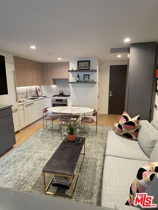 Photo - 877 Francisco St Unit 1115