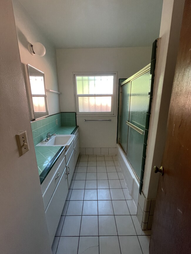 Photo - 4855 Druid St