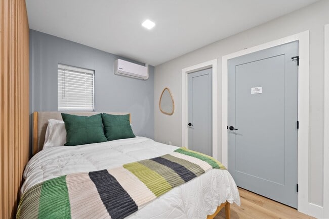 Photo - ? Modern Studio in National City – Furnish...