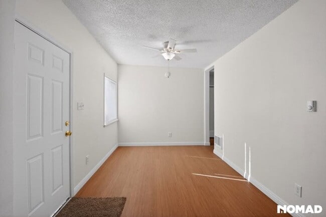 Photo - Charming 2 Bedroom 1 Bath Apartment For Rent Unit 2517 Madison St