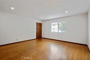 Photo - 983 W 10th St