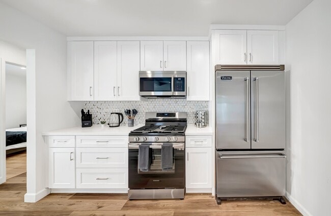 Photo - 22947 Valerio St