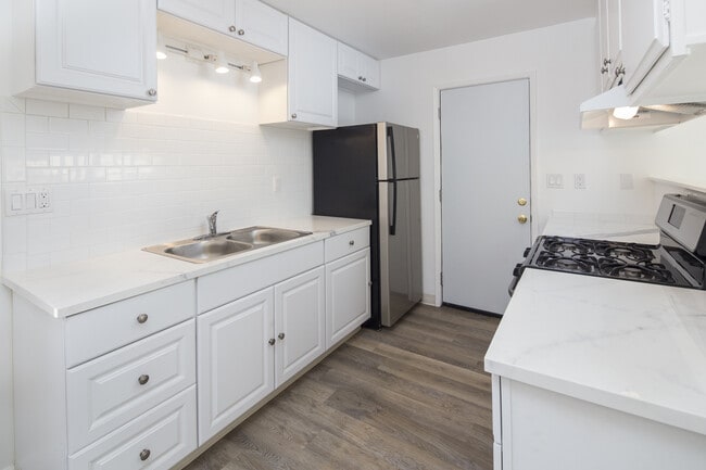 Building Photo - 6740 Sabado Tarde Rd Unit A