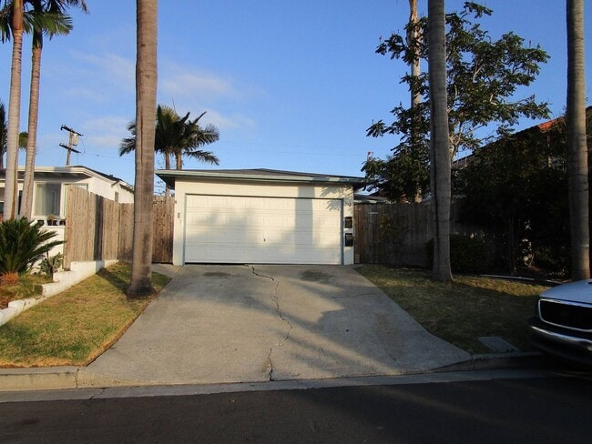Building Photo - 242 Avenida Aragon Unit A