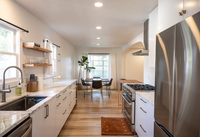 Photo - 3 Bedrooms + 2 Bathrooms | Midtown Ventura | Furnished or Unfurnished