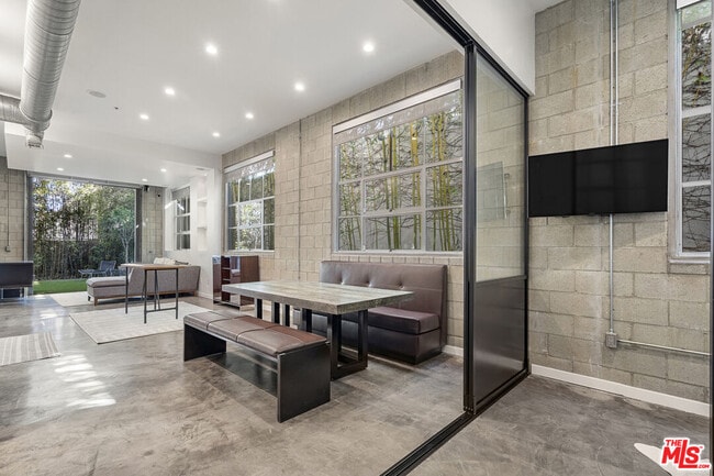 Photo - 710 Orlando Ave Unit 104