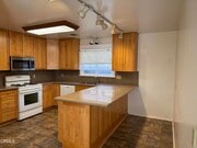 Photo - 1026 Cawston Ave